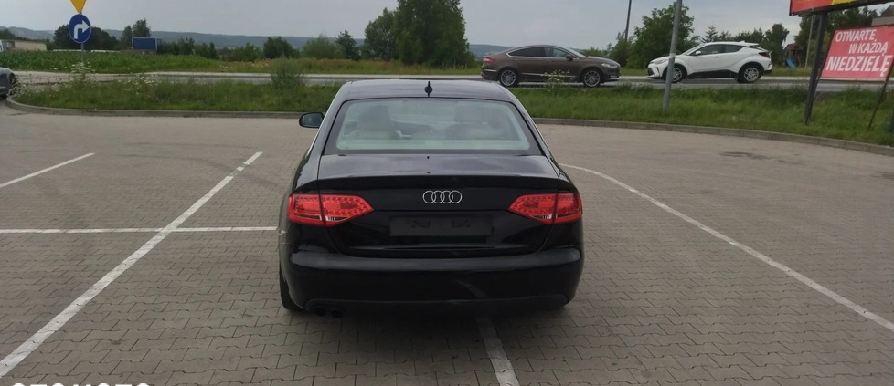 Audi A4 cena 39900 przebieg: 260000, rok produkcji 2011 z Kraków małe 211